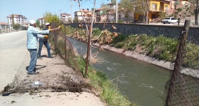 Aksaray’da sulama kanalı telleri yenileniyor