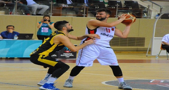 Nesine.Com Eskişehir Basket Play-Off ilk maçını farklı kazandı