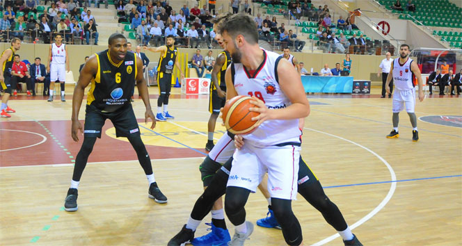 Nesine.Com Eskişehir Basket Play-Off ilk maçını farklı kazandı