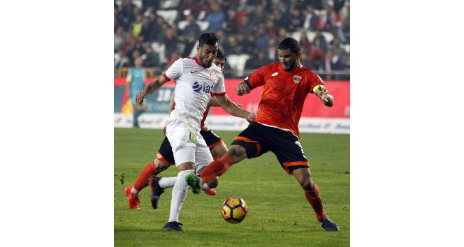Adanaspor ile Antalyaspor ligde 12. randevuda