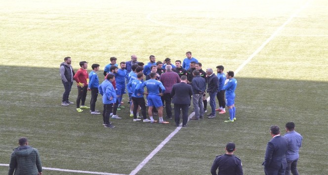 Dersimspor-Çatalcaspor maçı tatil edildi