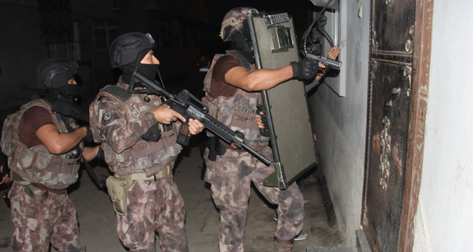 Adana&#039;da 750 polisle 136 adrese infaz operasyonu