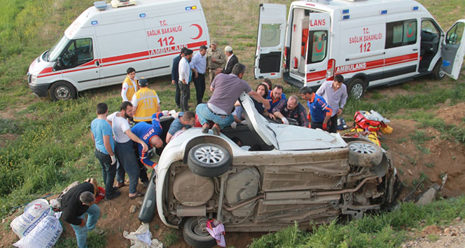 Elazığ’da otomobil şarampole uçtu: 2 ölü, 3 yaralı