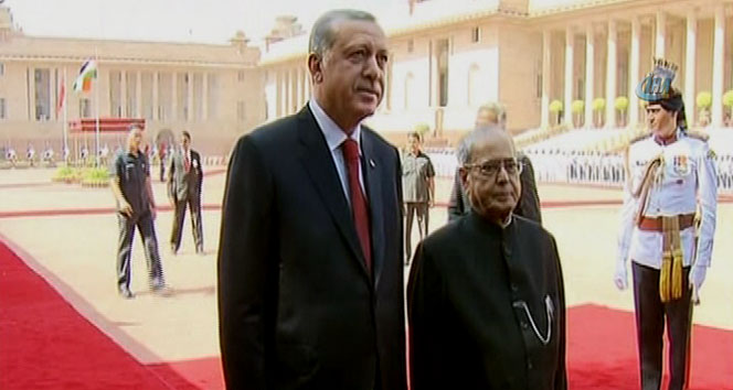 Cumhurbaşkanı Erdoğan, Hindistan’da resmi törenle karşılandı