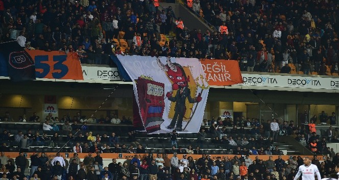 Başakşehir taraftarından Rıdvan Dilmen’e mesaj