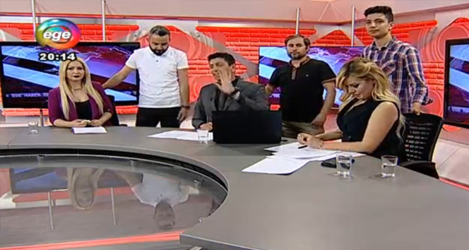 23 yıllık televizyon kapandı, canlı yayında herkes ağladı