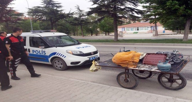 Cezaevi firarisi ray bağlantı demirlerini çalarken yakalandı