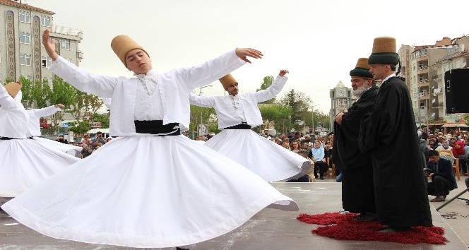 Hz. Mevlana Karaman’dan temsili olarak Konya’ya uğurlandı