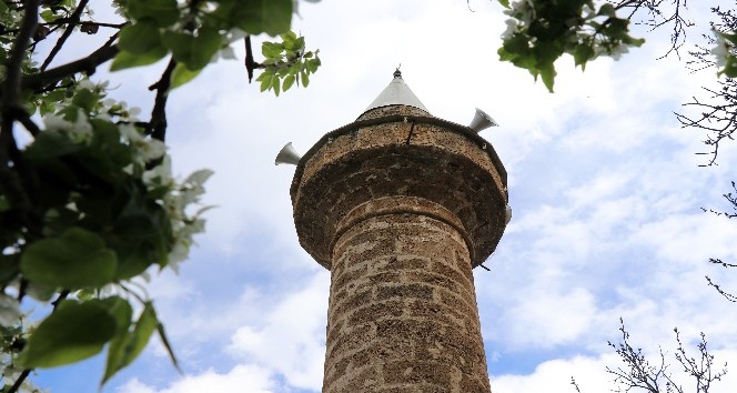 600 yıllık caminin ilginç özellikleri