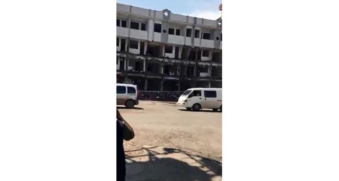 Cizre’de yıkım çalışması yapılan otel binası çöktü