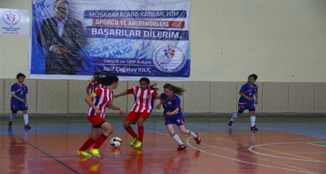 Futsal gençler yarı final müsabakaları tamamlandı