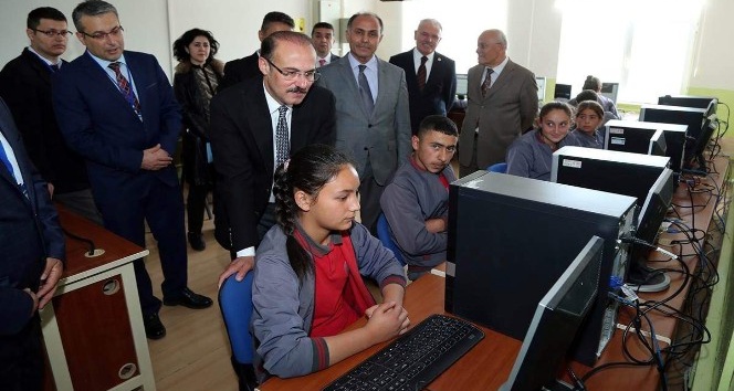 Yozgat’ta köy okullarına bilişim sınıfı kuruluyor