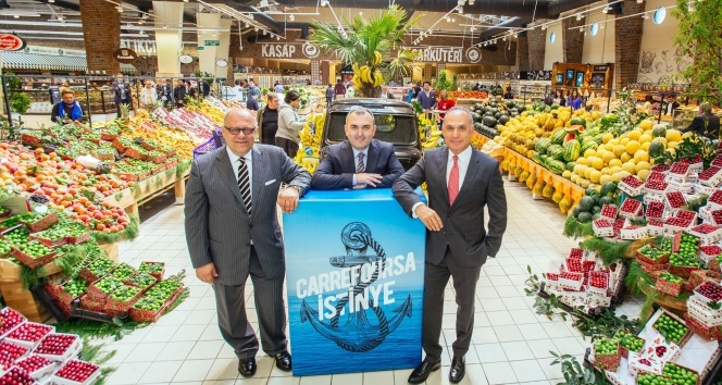 İstinye CarrefourSA Boğaz’ın köklü semtine çıpa attı