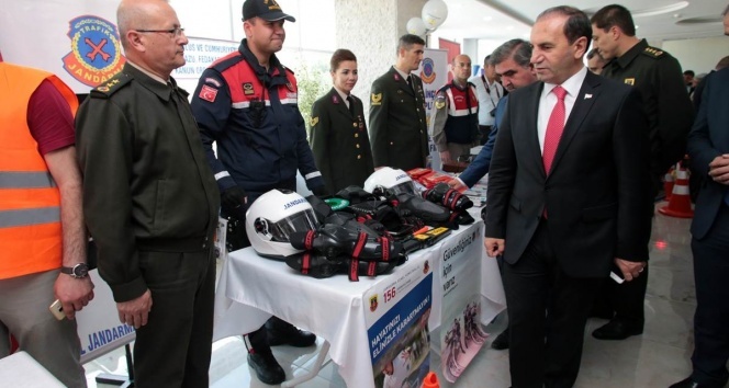 Trafik müdüründen örnek davranış