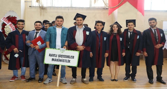 KBÜ Eskipazar MYO 6 programdan 500’e yakın öğrenci mezun verdi