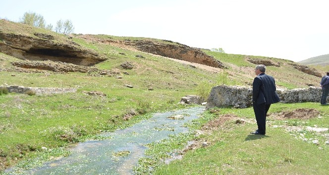Adilcevaz’da sulama göleti çalışması