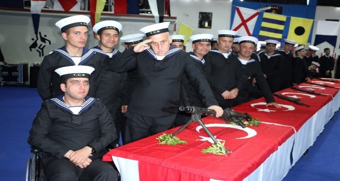 Engelliler askerlik yemini edip bahriyeli oldu
