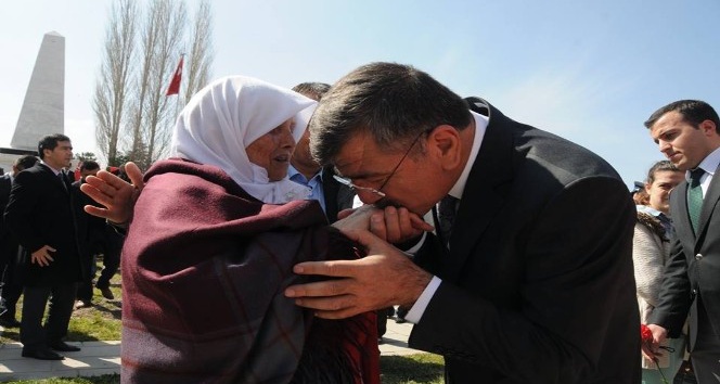 Niğde Belediye Başkanı Faruk Akdoğan Anneler Günü’nü kutladı