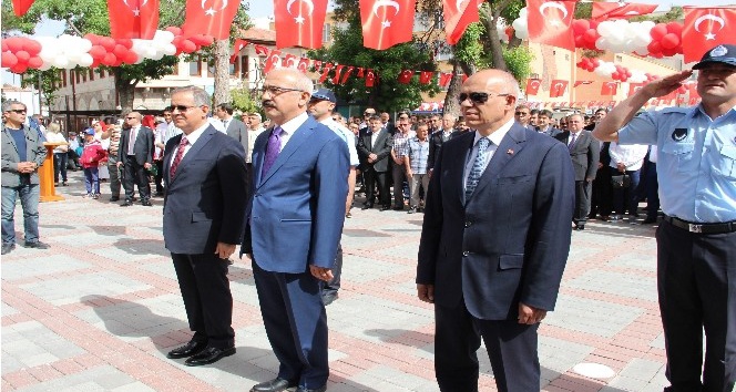 Bakan Elvan: “Bir terör örgütüne karşı başka bir terör örgütünü kullanmak son derece yanlış bir yaklaşım”