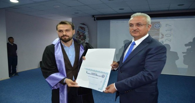 Erzincan Üniversitesi akademik bilim ve sanat ödülleri sahiplerini buldu