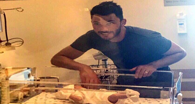 Tolgay Arslan ikinci kez baba oldu