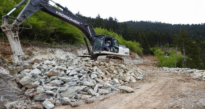 Trabzon’da Yeşilyol Projesi kapsamında 3 ayrı yayla yolunda çalışmalara başlandı