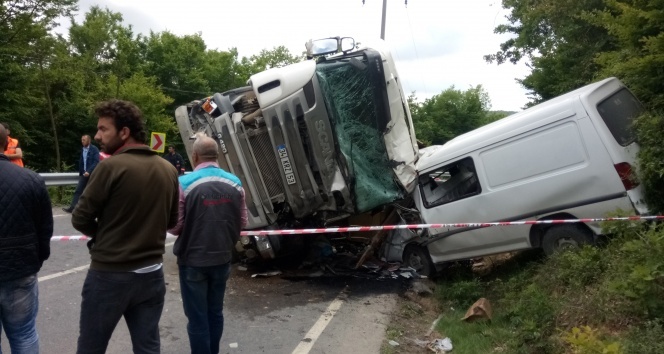 Beykoz&#039;da moloz yüklü kamyon dehşet saçtı: 1 ölü, 8 yaralı