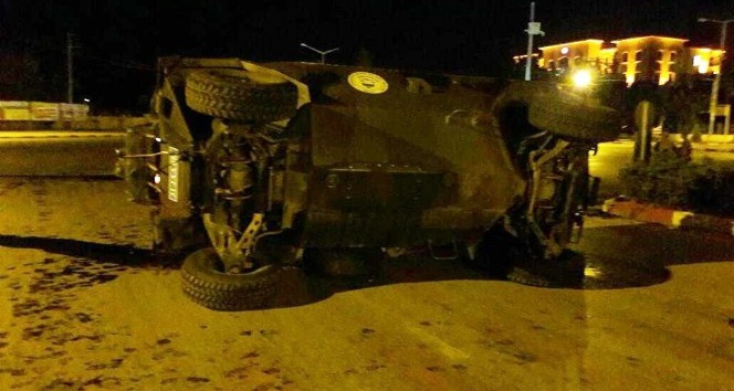 Askeri araç ile otomobil çarpıştı: 7’si asker 9 yaralı