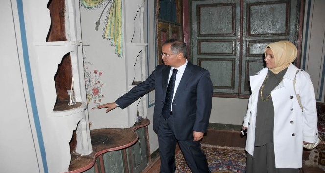 Vali Tapsız: “Tartan Konağı, Anadolu Türk ev mimarisinin güzel örneklerinden biridir”