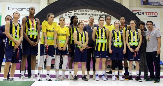 Fenerbahçe, sezonu ikinci bitirdi