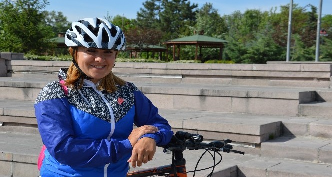 Muhasebeci Ayşe Elidemir, Kırıkkale’ye bisikleti sevdirmeye çalışıyor