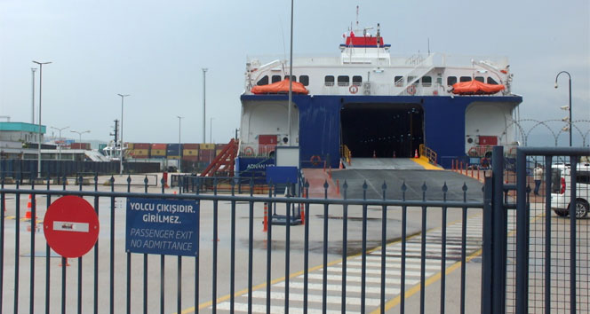 Balıkesir'in Bandırma ilçesinde deniz otobüsü seferleri iptal edildi