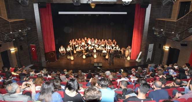 Düzce Üniversitesi’nde Türk Halk Müziği Konseri gerçekleştirildi