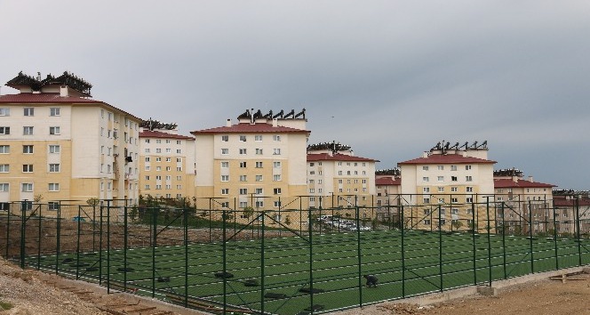 Edremit Belediyesinden Yeni TOKİ’ye spor sahası
