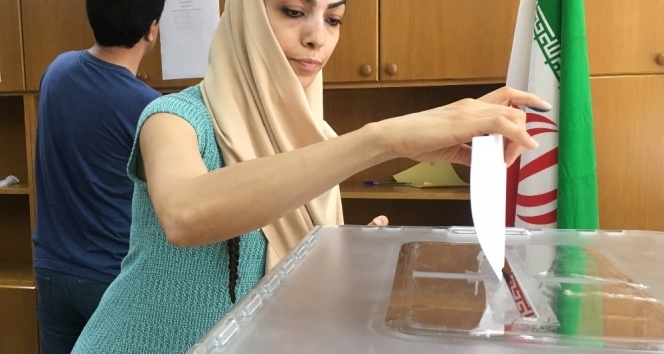 İzmir’de İranlı seçmenler için sandık