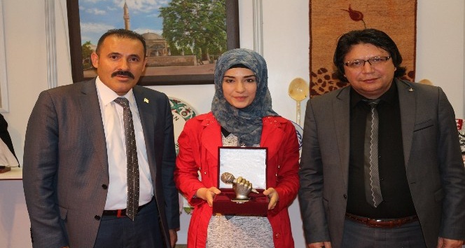 Karamanlı öğrencilerin şiir okuma başarısı
