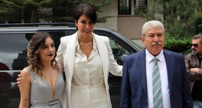 Ünlü manken Deniz Akkaya, güzel kalmanın sırrını açıkladı