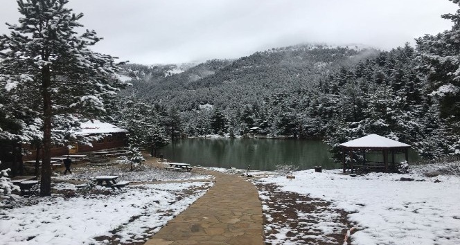 Gümüşhane’ye 21 Mayıs’ta kar sürprizi