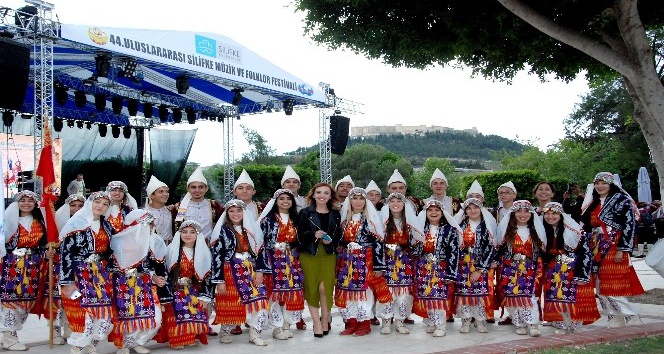 Uluslararası Silifke Müzik ve Folklor Festivali başladı