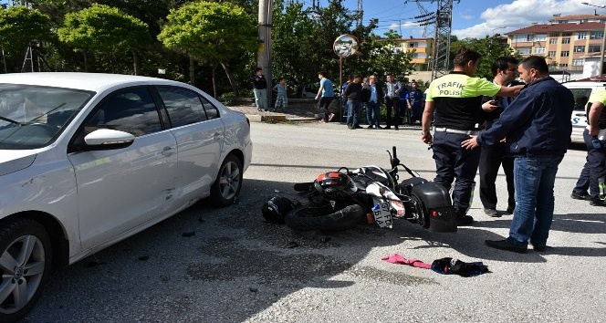 Kastamonu’da motosiklet ile otomobil çarpıştı: 2 yaralı