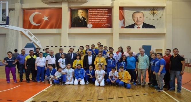 Kuşak Güreşi Yıldızlar Türkiye Şampiyonası sona erdi