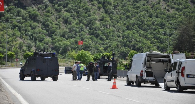 Tunceli’de şüpheli araç polisi alarma geçirdi