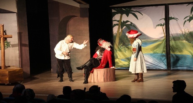 Beyşehir Belediyesi’nden çocuklar için tiyatro etkinliği