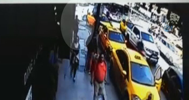 Taksim’de başına kurşun isabet eden turistin son görüntüleri kamerada