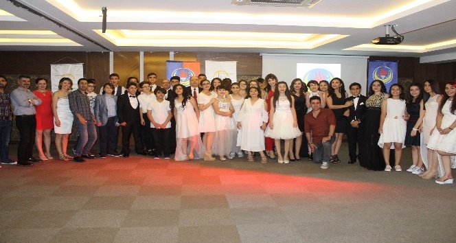 TED’li öğrenciler mezuniyet sevincini Liv Suit Otel’de kutladı