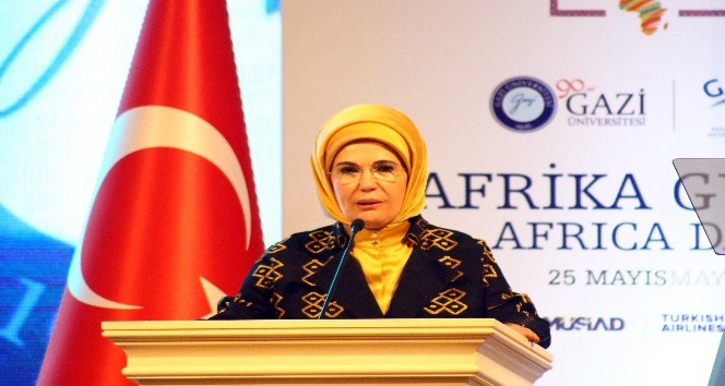 Emine Erdoğan’a &quot;Yılın Kişisi&quot; ödülü