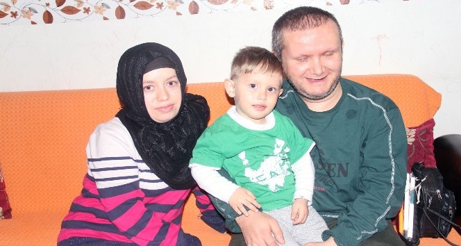 Görme engelli eşinin eli, ayağı, gören gözü oldu