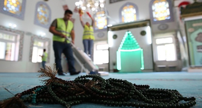 Buca’da camilere Ramazan temizliği