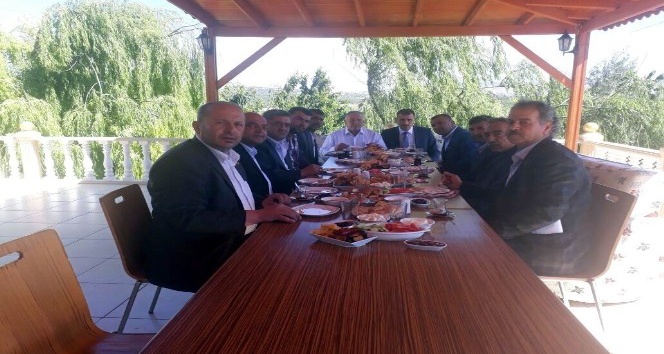 Kilis’te MHP İl teşkilatı kahvaltıda buluştu