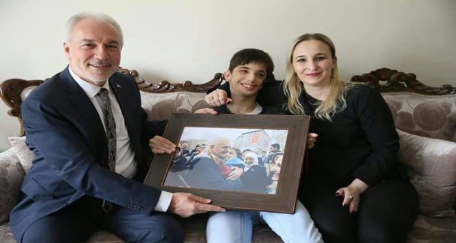 Belediye Başkanı Kamil Saraçoğlu’ndan Oğuzhan’a sürpriz ziyaret